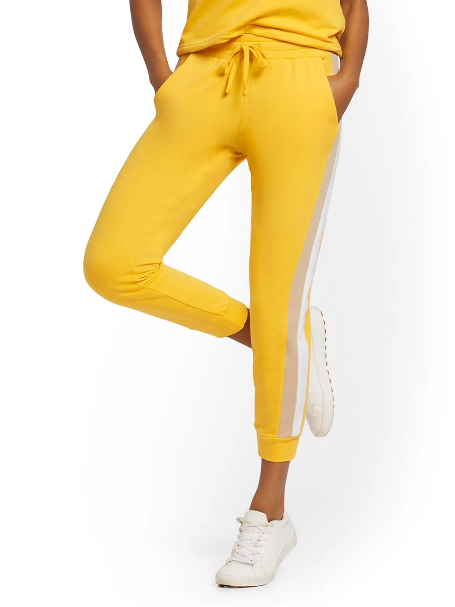 Colorblock Capri Jogger Pant