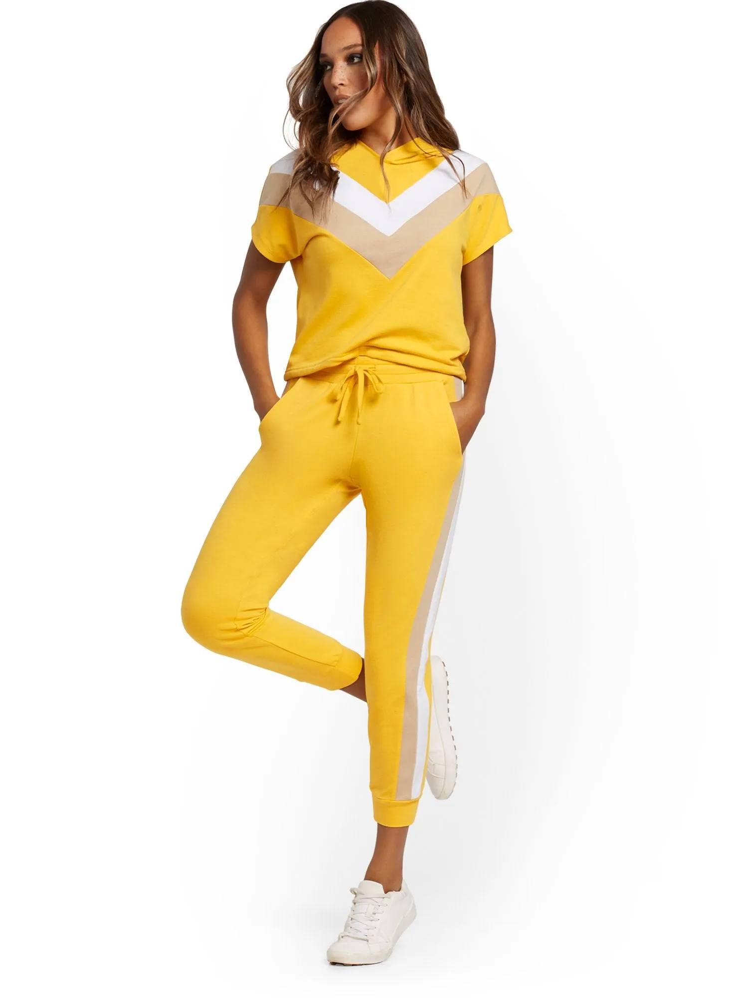 Colorblock Capri Jogger Pant