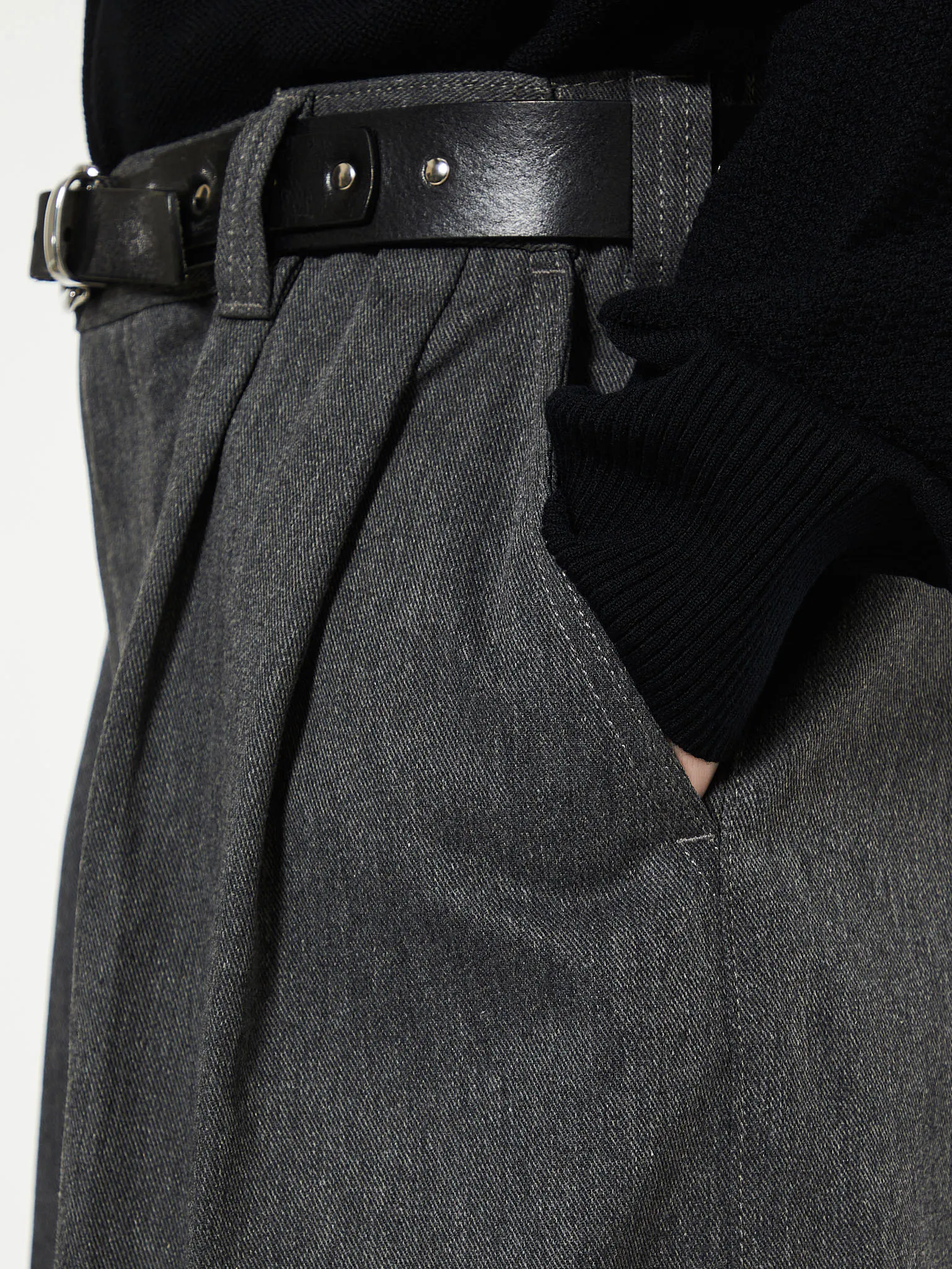 Pleated Trousers in Anthracite Melange