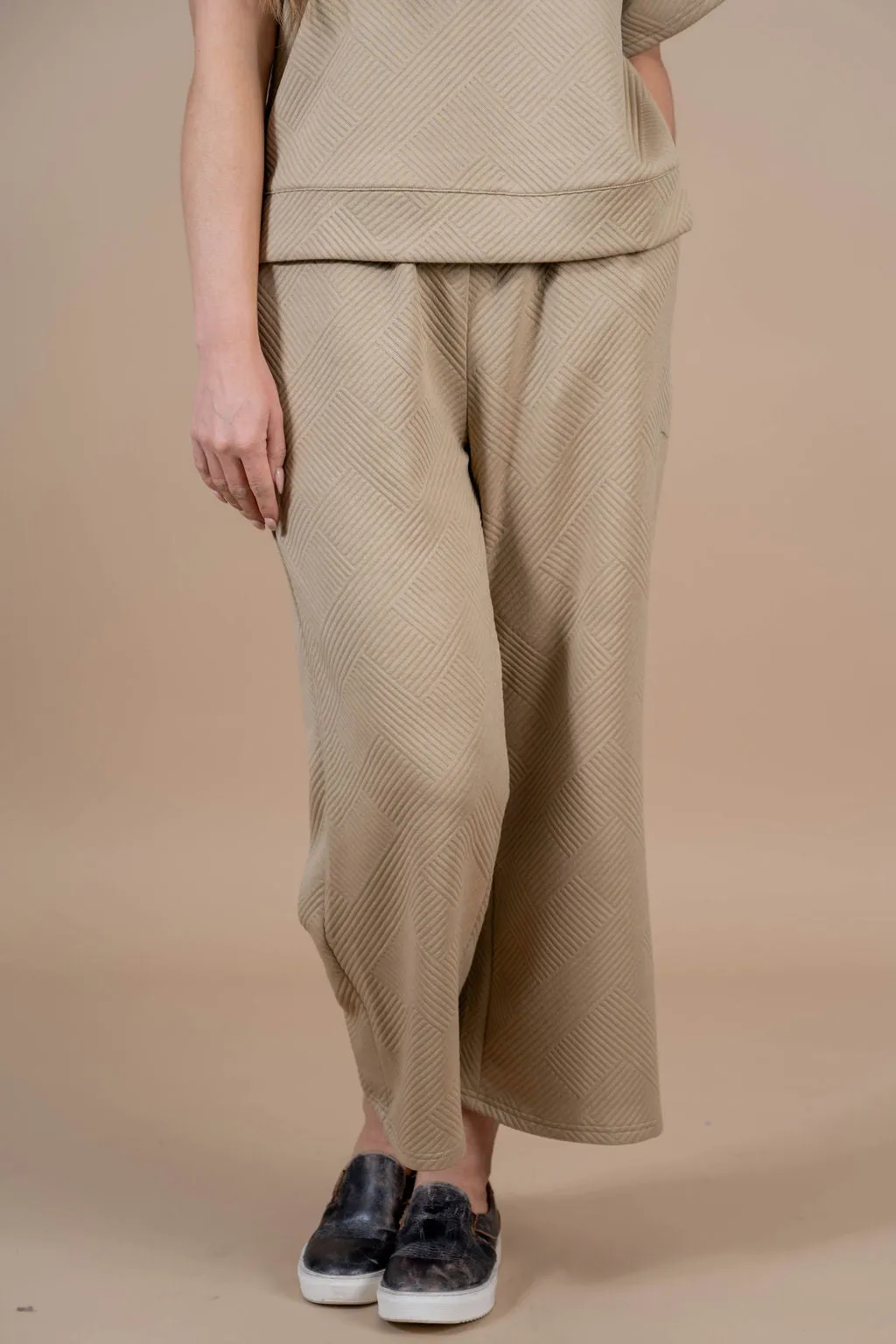 Raised Woven Relaxed Bottom Pants