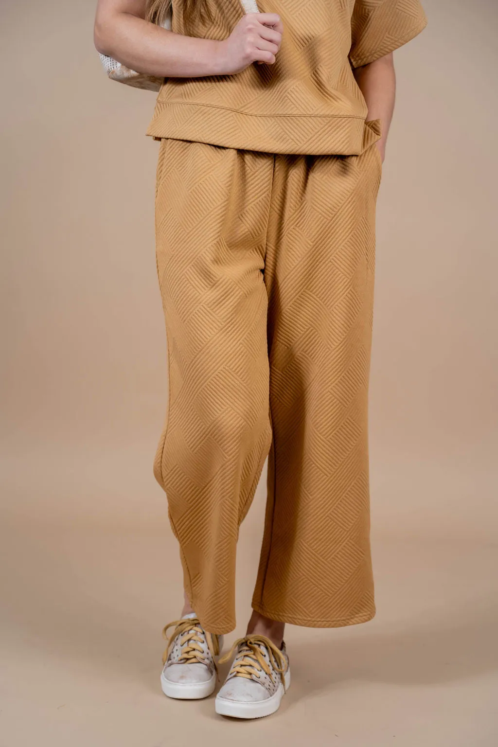 Raised Woven Relaxed Bottom Pants