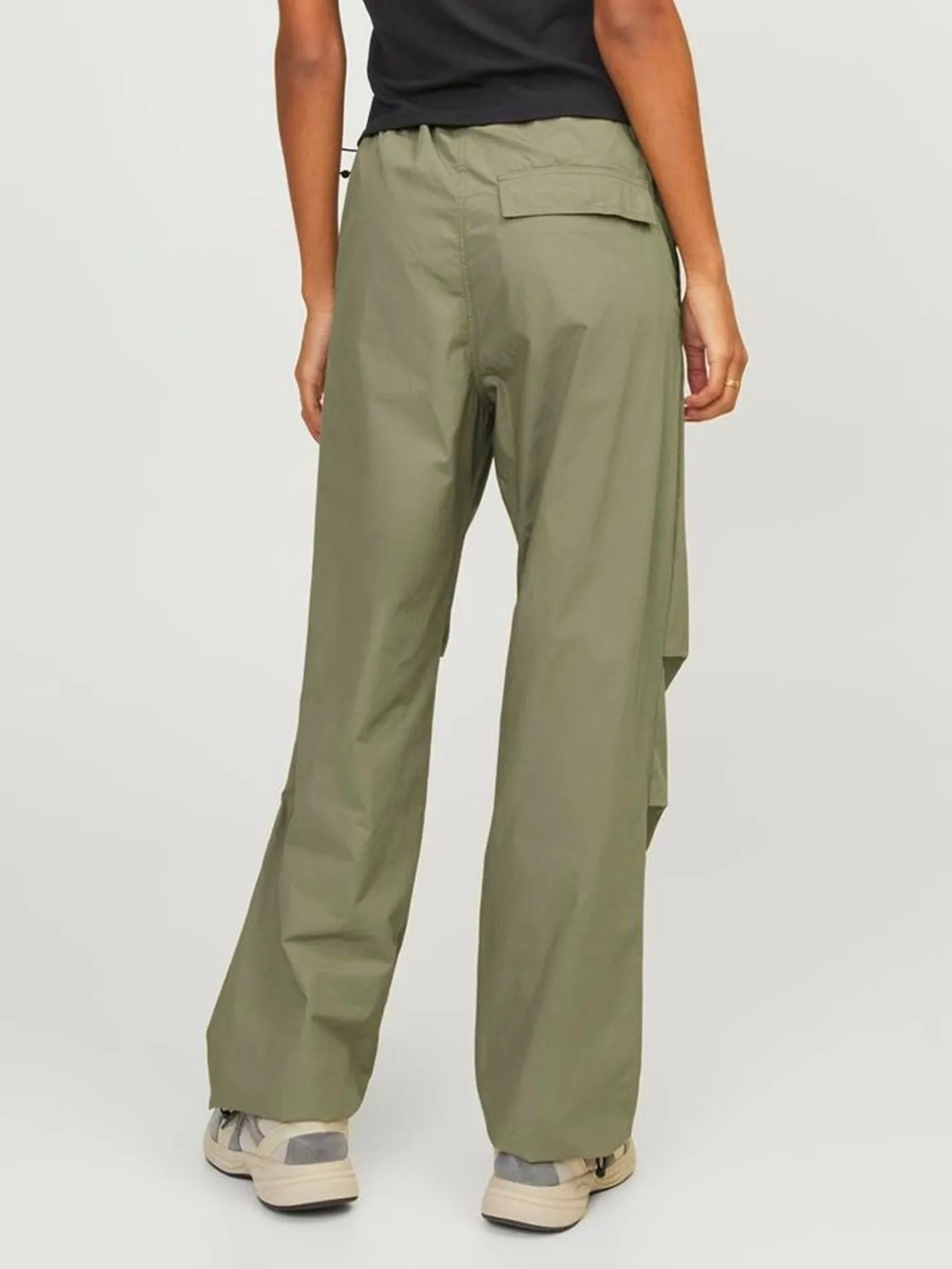 Zeyleen Relaxed Parachute Pants